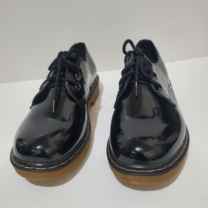 Women’s Coral Lace-Up Platform Shoes Size 7.5